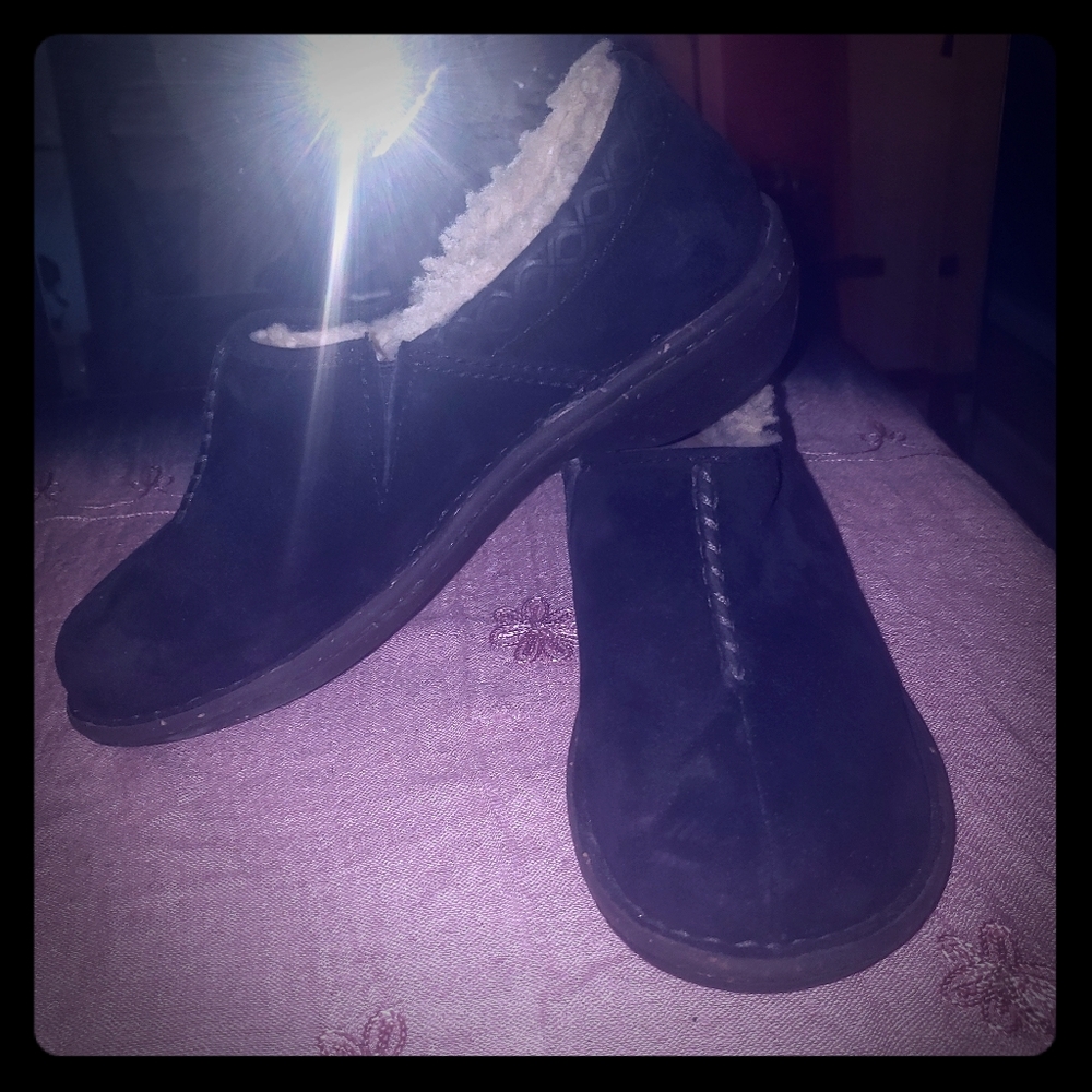 Ugg slip on shoes